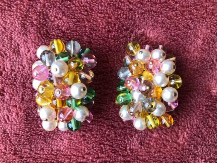 AGATHA Paris oorclips, Handtassen en Accessoires, Oorbellen, Zo goed als nieuw, Overige materialen, Overige kleuren, Met strass
