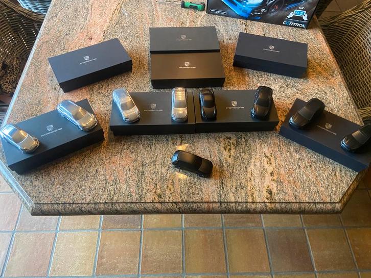 Presse-papiers Porsche à collectionner, Antiquités & Art, Antiquités | Verre & Cristal, Enlèvement