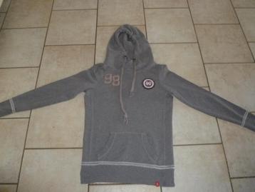 pull gris à capuche taille M