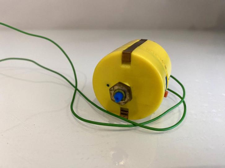 HO Faller 180629 synchroon-inbouwmotor (698), Hobby en Vrije tijd, Modeltreinen | H0, Gebruikt, Transformator of Voeding, Gelijkstroom