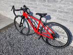 Btwin koersfiets, Fietsen en Brommers, Ophalen, Zo goed als nieuw