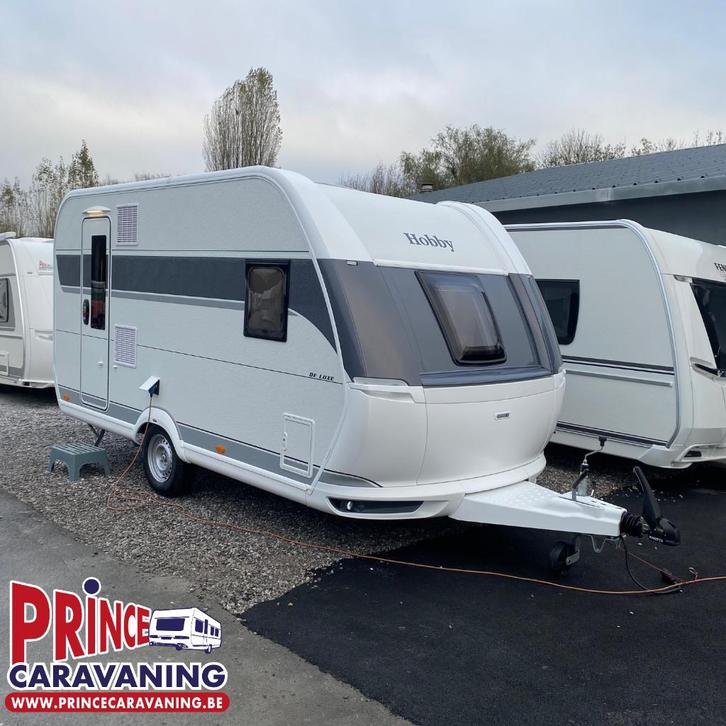 Hobby De Luxe 400 SFe 2025 - Prince Caravaning, Caravans en Kamperen, Caravans, Bedrijf, tot en met 3, 1000 - 1250 kg, Hobby, 5 tot 6 meter