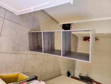 Meuble de rangement gris beschikbaar voor biedingen