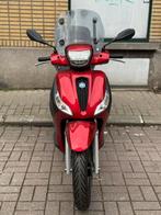 Piaggio Medley 125 ABS/ASR windscherm + topkoffer, Fietsen en Brommers, Ophalen of Verzenden, Zo goed als nieuw