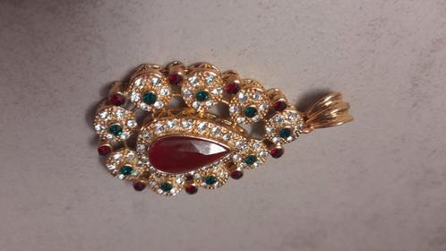 Jolie pendentif couleur or indienne pour collier, Bijoux, Sacs & Beauté, Pendentifs, Neuf, Autres matériaux, Or, Autres représentations