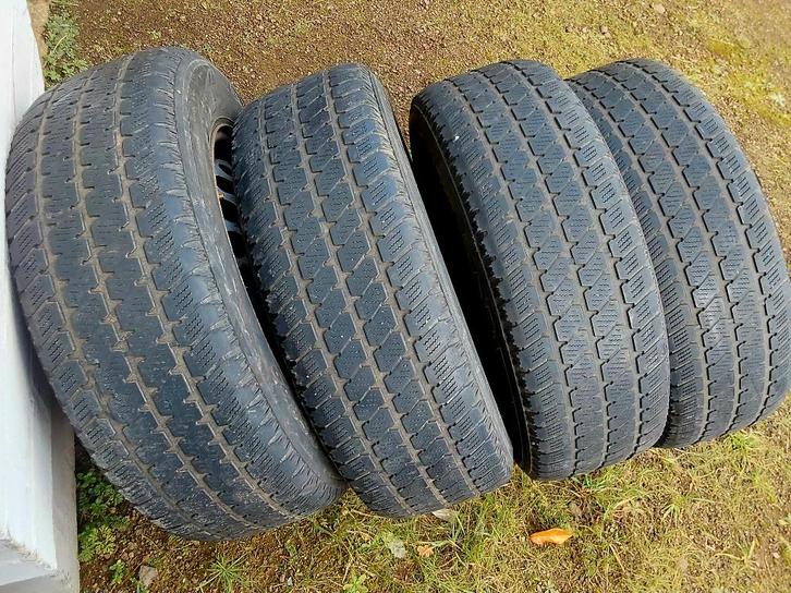 4 jantes VW Transporter T5 / T6 avec pneus renforcés, Auto-onderdelen, Banden en Velgen, Banden en Velgen, All Season, 16 inch