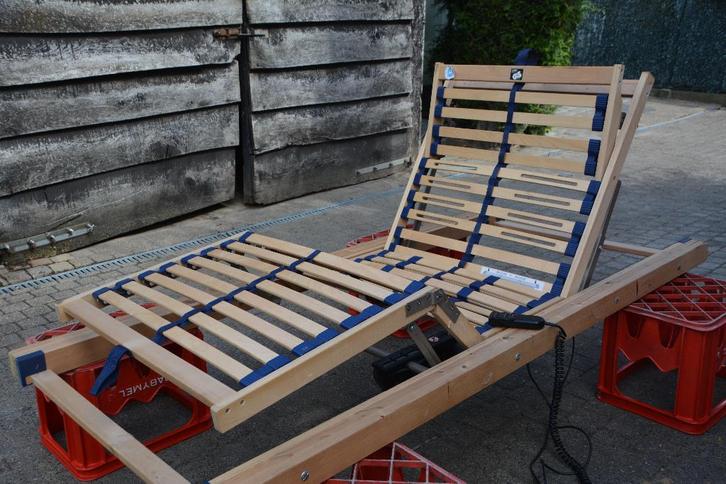 Lattenbodem elektrisch verstelbaar, Huis en Inrichting, Slaapkamer | Matrassen en Bedbodems, Zo goed als nieuw, Bedbodem, 90 cm