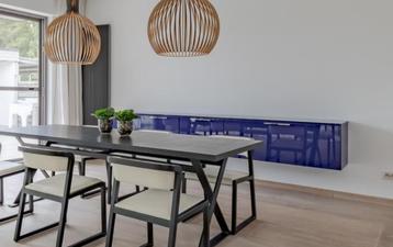 Dressoir /hangkasten, 2 stuks beschikbaar voor biedingen