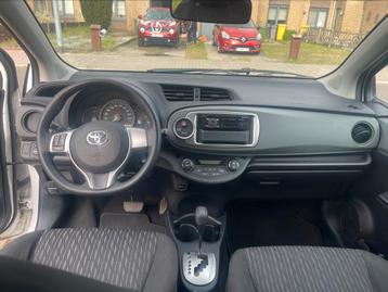 ‏Sint-Jozefstraat 18/23, 3580 Beringen, Auto's, Toyota, Euro 5, Zwart, Alcantara, Wit