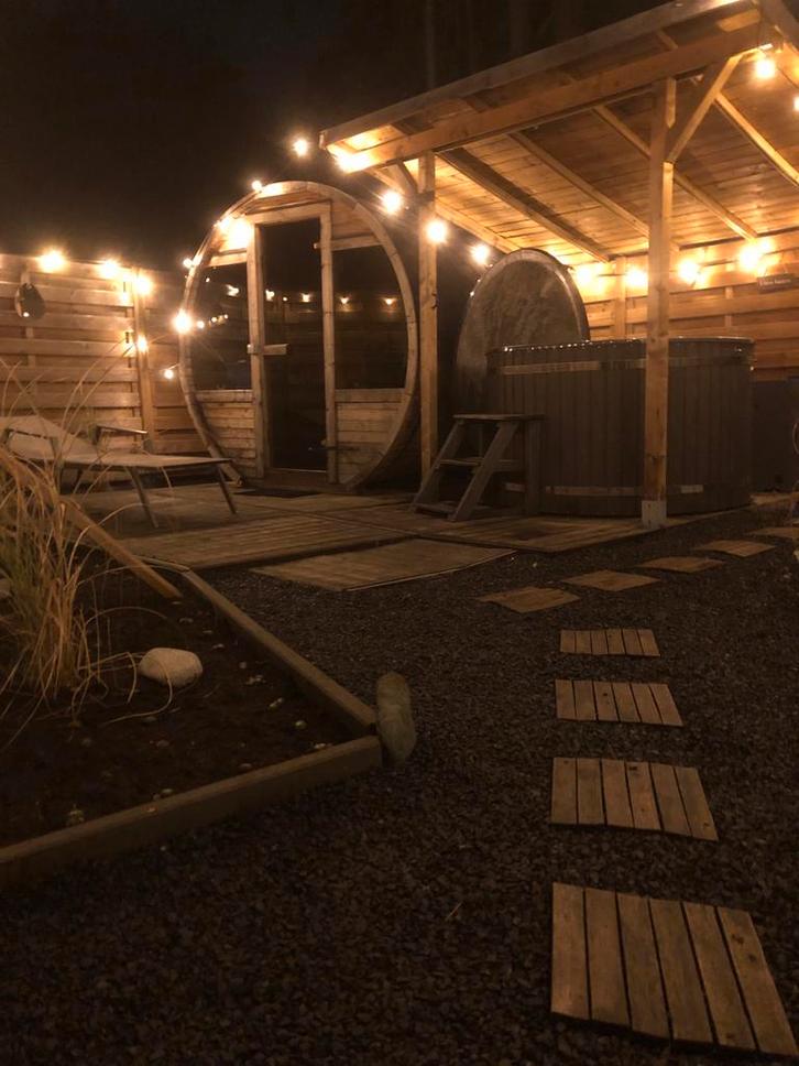 Chalet met wellness voor verhuur, Vakantie, Bed & Breakfasts en Pensions, Landelijk, Aan meer of rivier, Eigenaar, Sauna