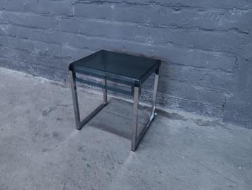 vintage bijzettafel Marc Berthier beschikbaar voor biedingen