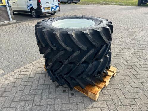 BKT 440/65R24 incl. NH 6 gaats velgen, Auto-onderdelen, Banden en Velgen, Velg(en), Ophalen