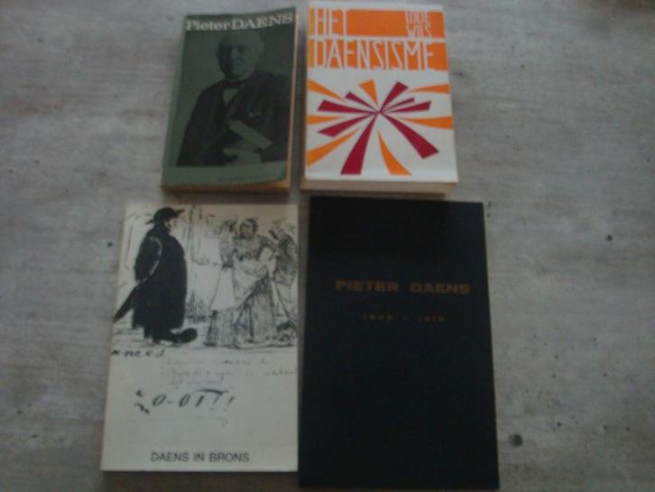 LOT VAN 4 BOEKEN PIETER DAENS -HET DAENSISME...., Livres, Politique & Société, Utilisé, Enlèvement ou Envoi