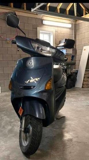 Yamaha zest 2 takt klasse A, Fietsen en Brommers, Scooters | Yamaha, Gebruikt, Klasse A (25 km/u), Ophalen