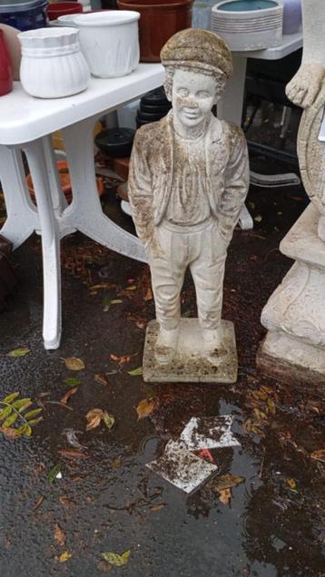 betonnen beeld boer beschikbaar voor biedingen