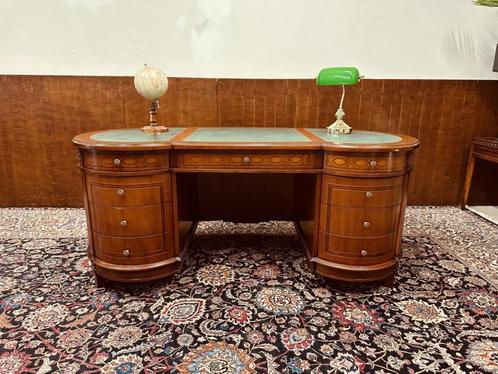 Klassiek Engels Ovaal Bureau, Antiek en Kunst, Antiek | Kantoor en Zakelijk, Ophalen of Verzenden