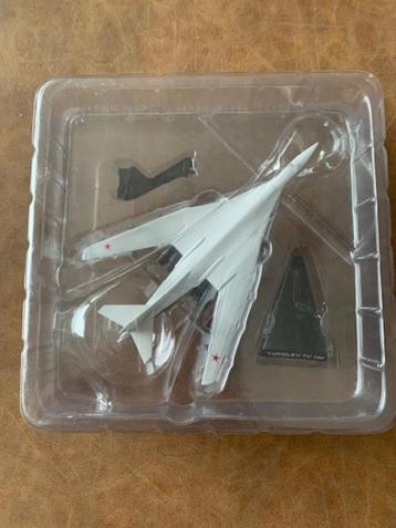 TUPOLEV TU-160 Postage Stamp Plane/Daron - 1:400 beschikbaar voor biedingen