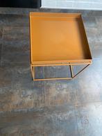 Karamelkleurig bijzettafeltje van het merk Hay, Huis en Inrichting, Ophalen, Vierkant, Zo goed als nieuw, Metaal