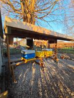 Rucher très solide et spacieux pouvant accueillir 6 ruches, Abeilles