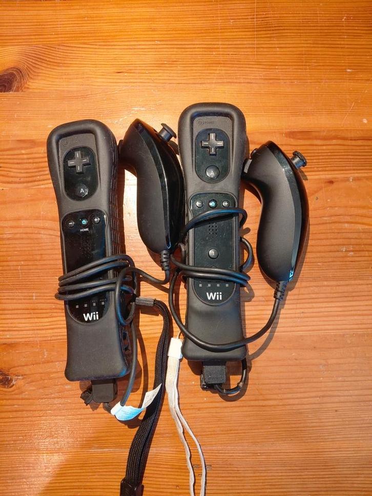 Manettes wii motion plus noires, Games en Spelcomputers, Games | Nintendo Wii, Gebruikt, Ophalen of Verzenden