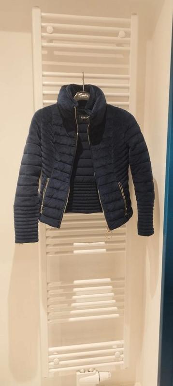 Marineblauwe jas voor dames van Guess beschikbaar voor biedingen