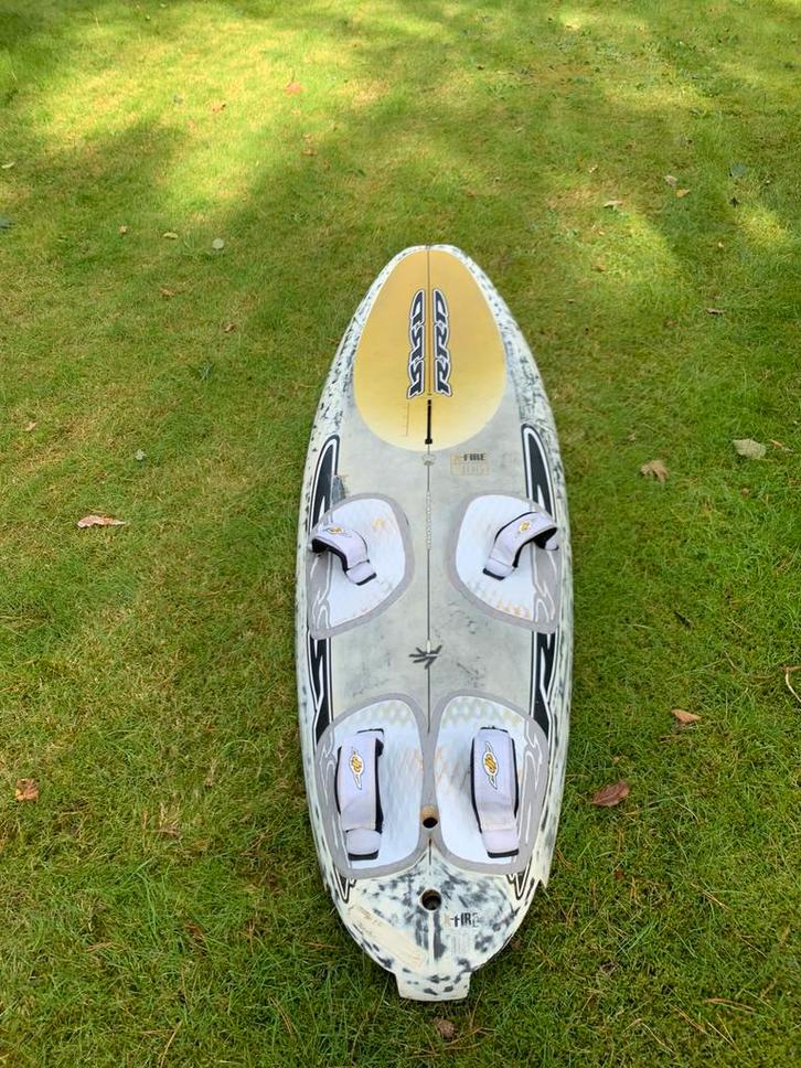 Rrd slalom, Watersport en Boten, Windsurfen, Gebruikt, Plank, Minder dan 250 cm, Met vin(nen), Met draagtas, 5 tot 7 m², Ophalen