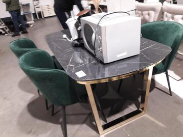 Luxvesa Eettafel Met 4 Stoelen disponible aux enchères