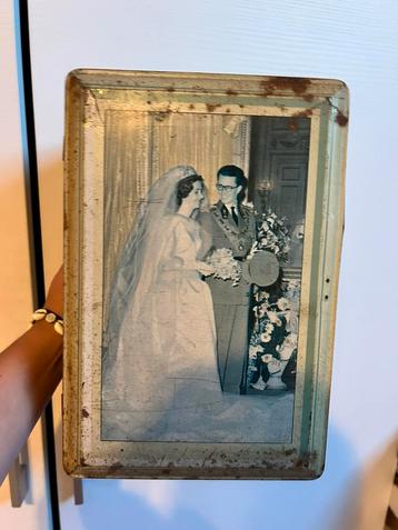 vieille boîte famille royale Boudewijn et Fabiola, Enlèvement ou Envoi