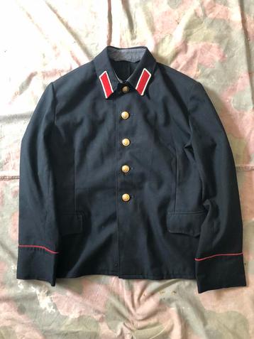 Russisch militair schooluniform beschikbaar voor biedingen