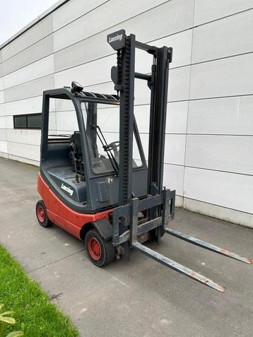 Chariot élévateur Linde 1,5 tonne en bon état. disponible aux enchères