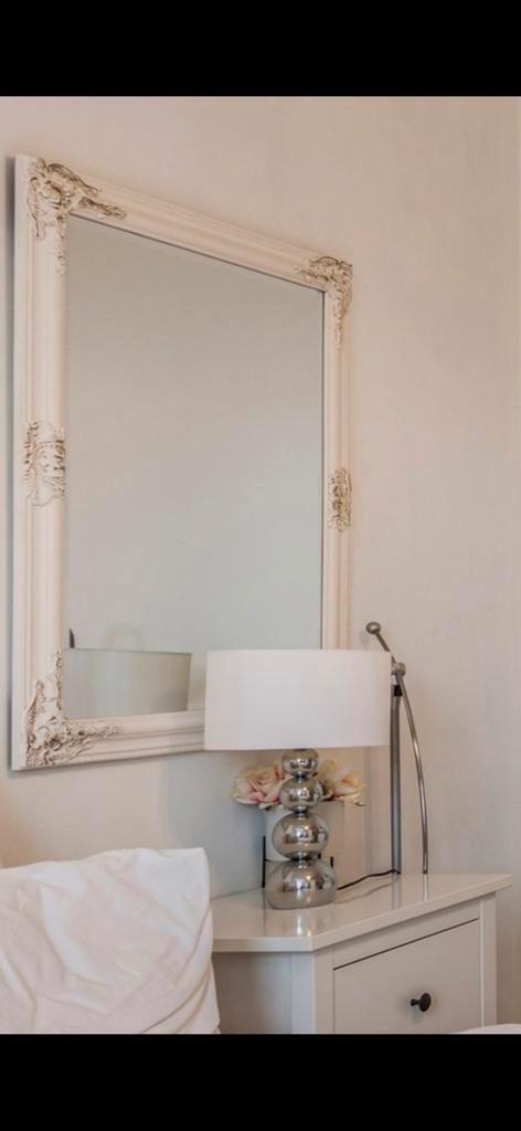 Jysk witte spiegel 70x90 2x, Huis en Inrichting, Woonaccessoires | Spiegels, Zo goed als nieuw, Ophalen