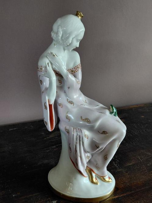 Vintage Royal Dux porseleinen beeldje, Antiek en Kunst, Antiek | Porselein, Ophalen of Verzenden