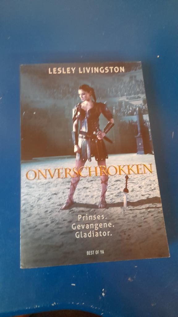 Lesley Livingston - Onverschrokken, Boeken, Fantasy, Zo goed als nieuw, Ophalen of Verzenden