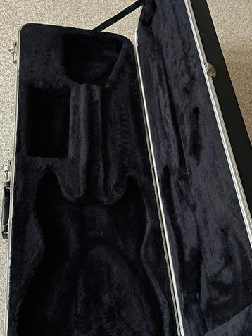 Gitaarkoffer voor uw vintage gitaar beschikbaar voor biedingen