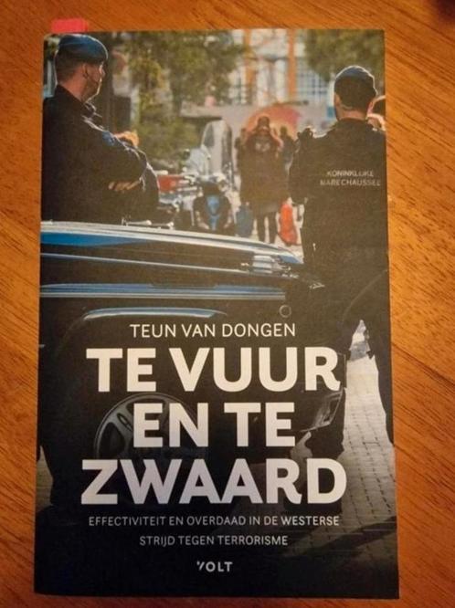 Te vuur en te zwaard, Livres, Politique & Société, Comme neuf, Enlèvement ou Envoi