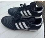 Adidas voetbalschoenen Mundial - maat 42, Ophalen, Zo goed als nieuw, Schoenen