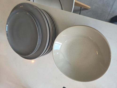 Servies met een hoek af, Huis en Inrichting, Keuken | Servies, Gebruikt, Bord(en), Effen, Keramiek, Ophalen