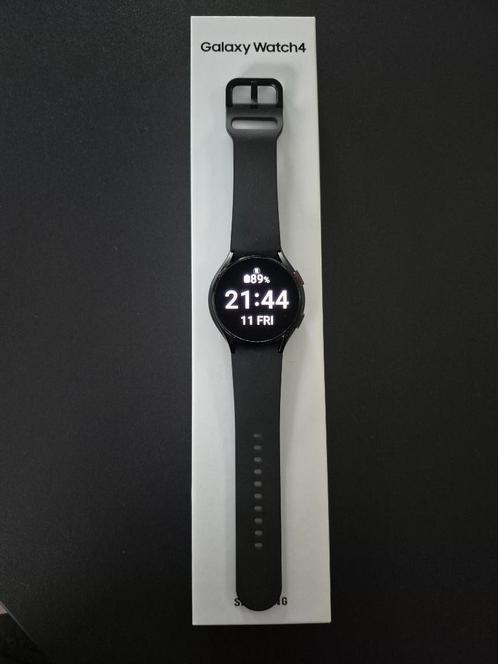 Montre Samsung Galaxy Watch 4 neuve !!, Handtassen en Accessoires, Sporthorloges, Zo goed als nieuw, Conditie, Ophalen of Verzenden