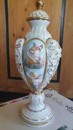 VAAS CAPODIMONTE ITALY MET DEKSEL, Antiek en Kunst, Ophalen of Verzenden