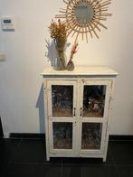 Witte glazen dressoir, Huis en Inrichting, Kasten | Dressoirs, Ophalen, Minder dan 50 cm, Met deur(en), Zo goed als nieuw