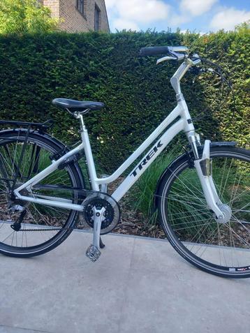 TREK  T 300, in nieuwstaat beschikbaar voor biedingen