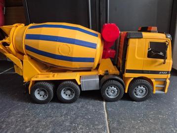 Bruder Mercedes-Benz Actros Roadmax Betonmixer beschikbaar voor biedingen