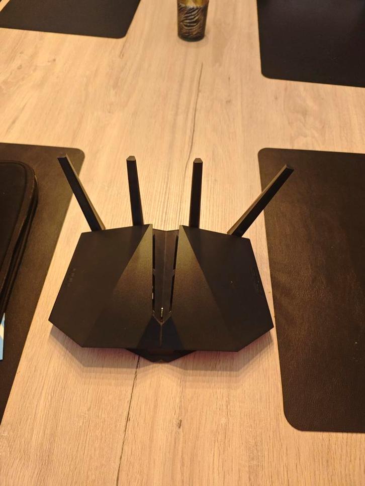 Asus RT-AX82U gaming router, Computers en Software, Routers en Modems, Zo goed als nieuw, Ophalen of Verzenden