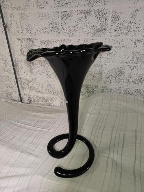 Vintage Zwartglazen Trompetlelievaas, Antiek en Kunst, Antiek | Glaswerk en Kristal, Ophalen