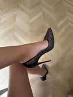 Louboutin hoge hakken met toe cleavage en kant, Kleding | Dames, Schoenen, Ophalen