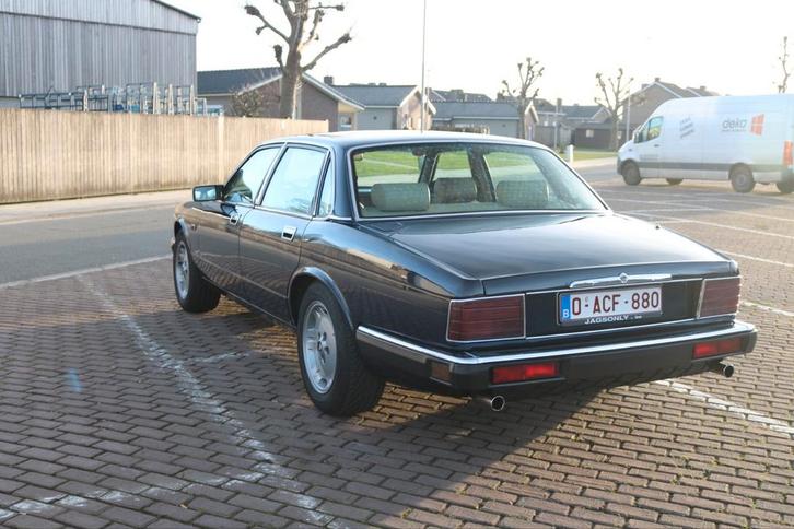 Jaguar XJ40 Sovereign 4.0 (1990) — Le luxe britannique class, Autos, Oldtimers & Ancêtres, Particulier, Cruise Control, Vitres électriques