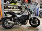 BENELLI LEOCINO 500 MAT SILVER, Motos, Naked bike, 12 à 35 kW, 2 cylindres, 500 cm³