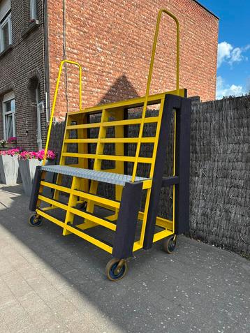 Rolsteiger werkplatform 180cm hoog beschikbaar voor biedingen