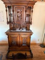 Antieke kast met kroon en unieke houtsnijwerken, Antiek en Kunst, Antiek | Meubels | Kasten, Ophalen