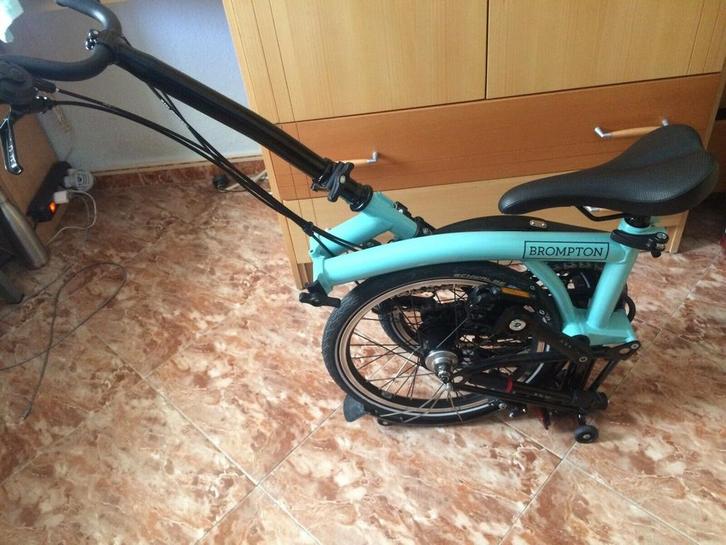 Brompton Bleu noir Edition H6L année 2018 ayant 6 Vitesses, Fietsen en Brommers, Fietsen | Vouwfietsen, Zo goed als nieuw, Brompton